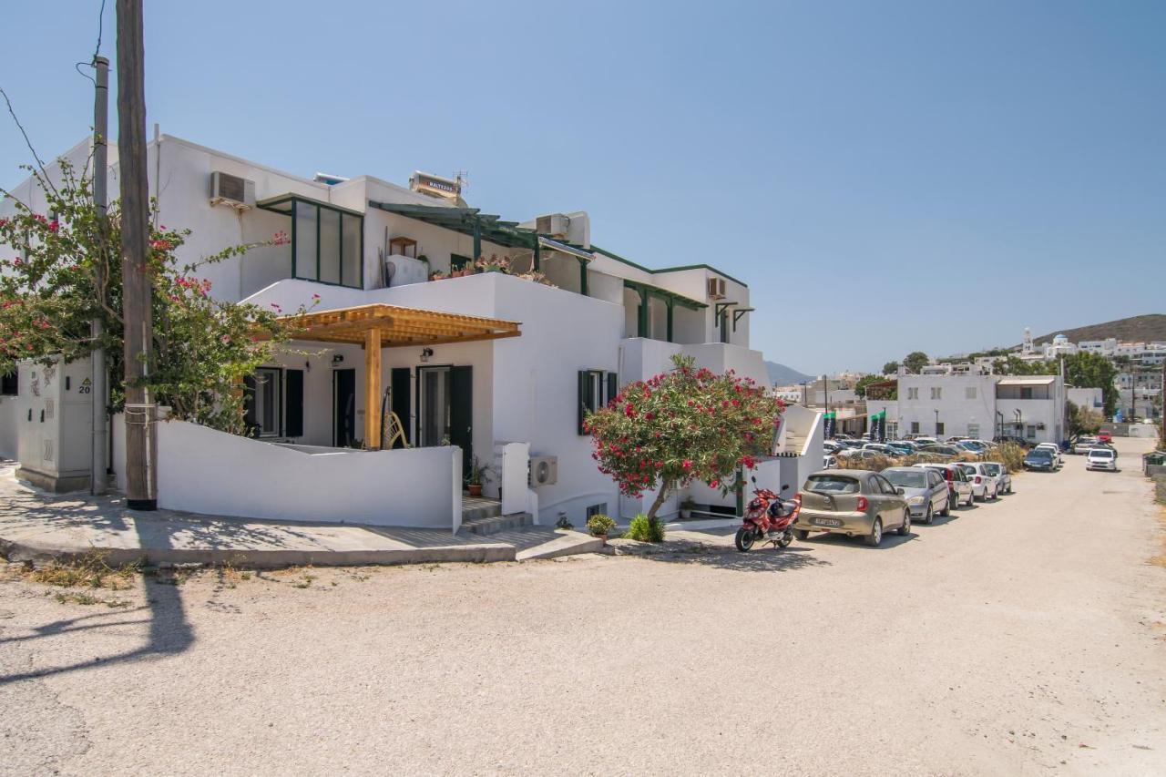 Emanouela'S Apartement In The Center Of Adamas Exterior photo