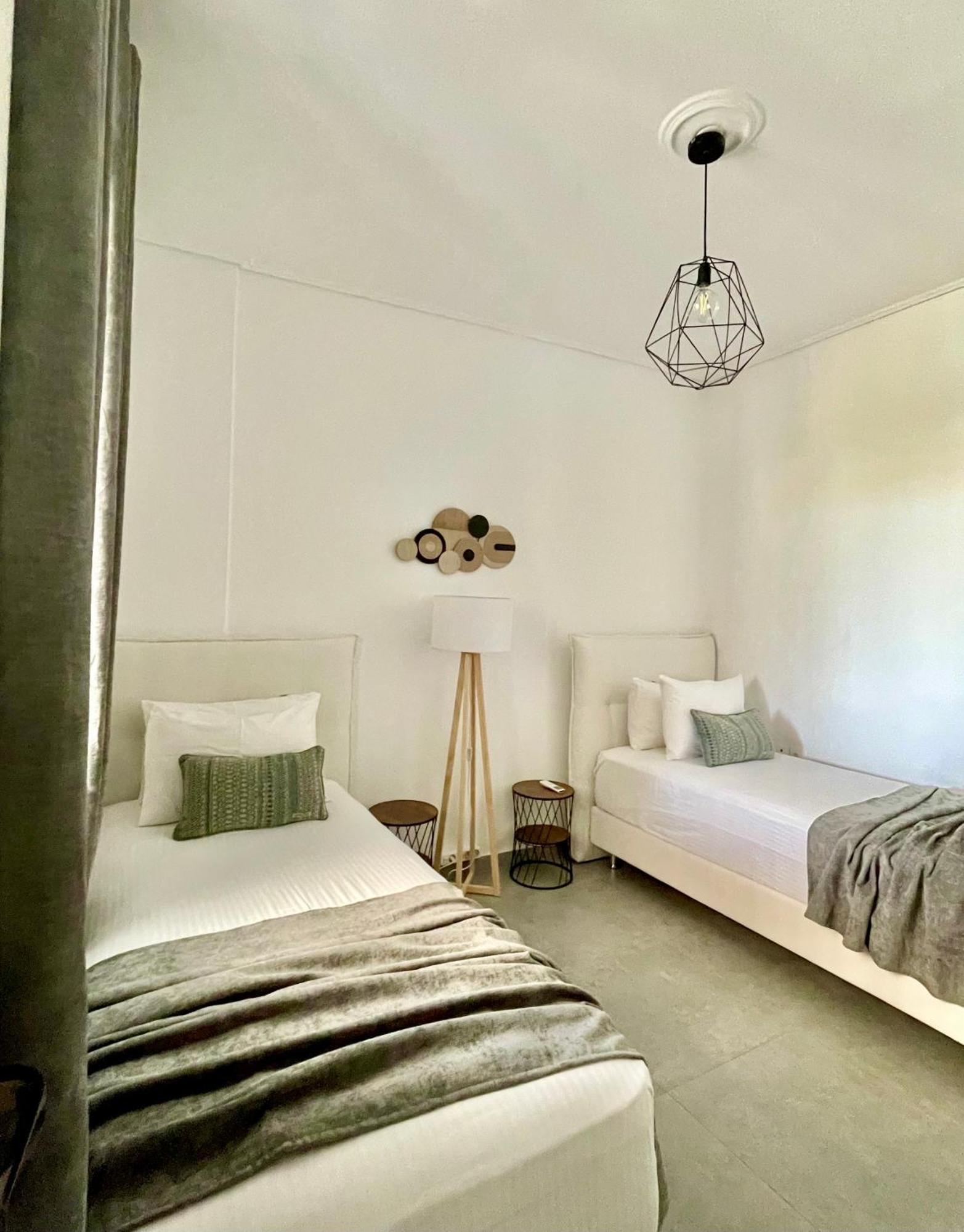Emanouela'S Apartement In The Center Of Adamas Exterior photo