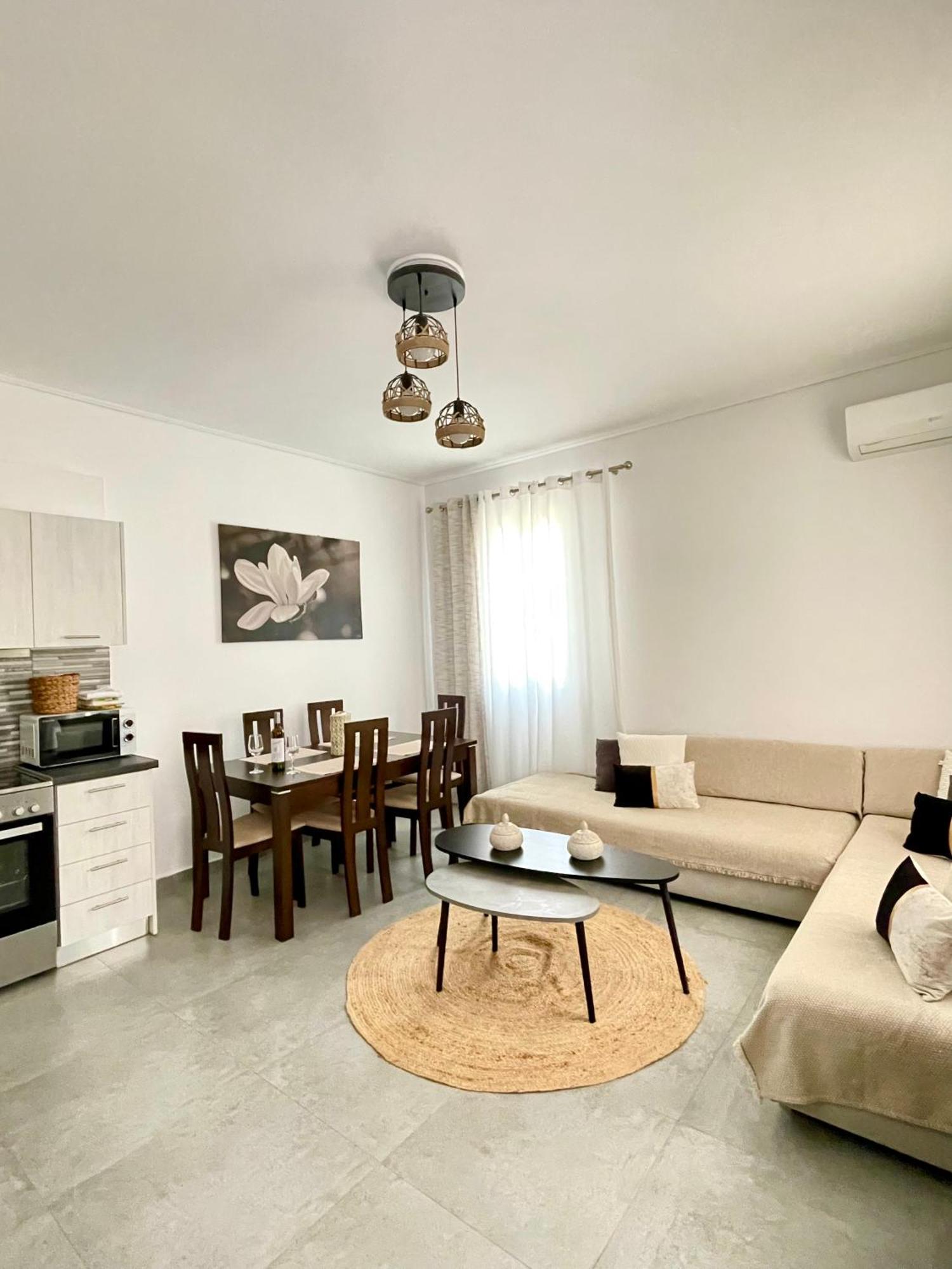 Emanouela'S Apartement In The Center Of Adamas Exterior photo
